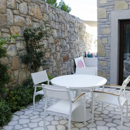 Appartement Posh-2 Br Private Pool Garden Floor
