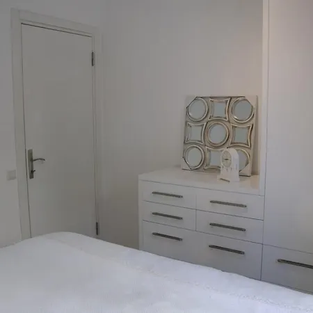 Posh-2 Br Private Pool Garden Floor Appartement *