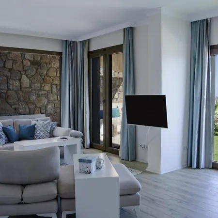 Appartement Posh-2 Br Private Pool Garden Floor