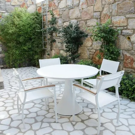 Appartement Posh-2 Br Private Pool Garden Floor *